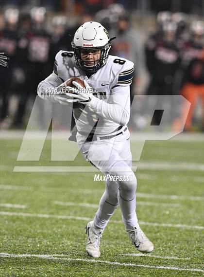 Thumbnail 2 in Archbishop Hoban vs. Washington (OHSAA D2 Final) photogallery.