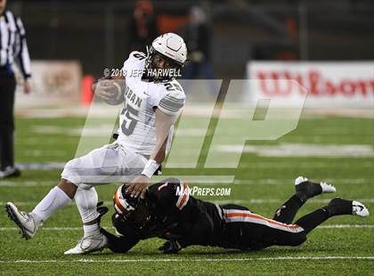 Thumbnail 3 in Archbishop Hoban vs. Washington (OHSAA D2 Final) photogallery.