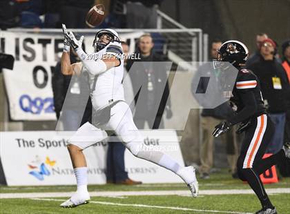 Thumbnail 2 in Archbishop Hoban vs. Washington (OHSAA D2 Final) photogallery.