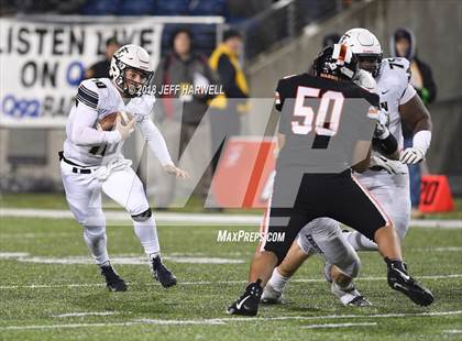 Thumbnail 2 in Archbishop Hoban vs. Washington (OHSAA D2 Final) photogallery.