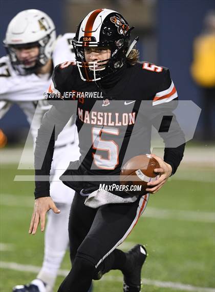 Thumbnail 2 in Archbishop Hoban vs. Washington (OHSAA D2 Final) photogallery.