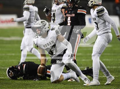 Thumbnail 3 in Archbishop Hoban vs. Washington (OHSAA D2 Final) photogallery.