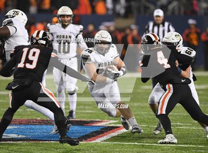Thumbnail 2 in Archbishop Hoban vs. Washington (OHSAA D2 Final) photogallery.