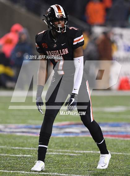 Thumbnail 1 in Archbishop Hoban vs. Washington (OHSAA D2 Final) photogallery.