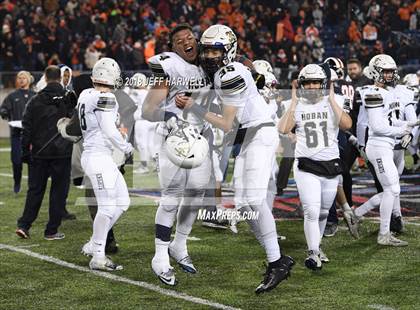Thumbnail 3 in Archbishop Hoban vs. Washington (OHSAA D2 Final) photogallery.
