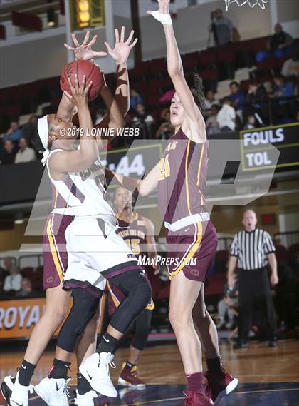 Thumbnail 2 in Ossining vs Christ the King (Crusaders Classic) photogallery.