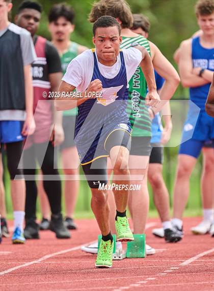 Thumbnail 2 in Northland Christian Relays (100M) photogallery.
