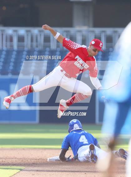 Thumbnail 2 in Perfect Game All-American Classic (East vs. West) photogallery.