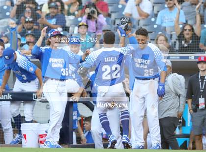Thumbnail 2 in Perfect Game All-American Classic (East vs. West) photogallery.