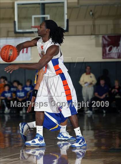 Thumbnail 3 in De La Salle vs Bartow (City of Palms Classic) photogallery.