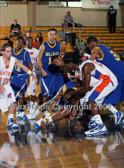Thumbnail 1 in De La Salle vs Bartow (City of Palms Classic) photogallery.