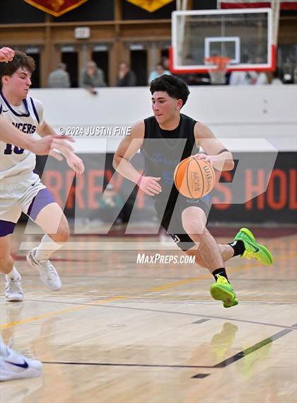 Thumbnail 3 in Carlsbad vs. La Jolla Country Day photogallery.