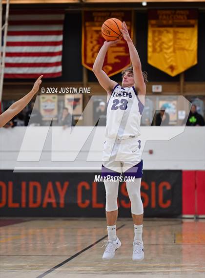 Thumbnail 3 in Carlsbad vs. La Jolla Country Day photogallery.