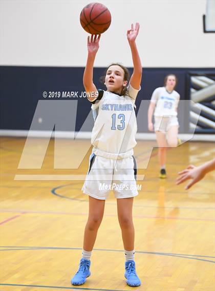Thumbnail 3 in Greenway vs. Deer Valley (Skyhawks' Thanksgiving Tournament) photogallery.