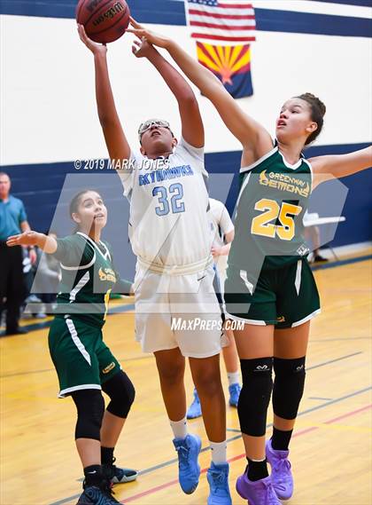 Thumbnail 1 in Greenway vs. Deer Valley (Skyhawks' Thanksgiving Tournament) photogallery.
