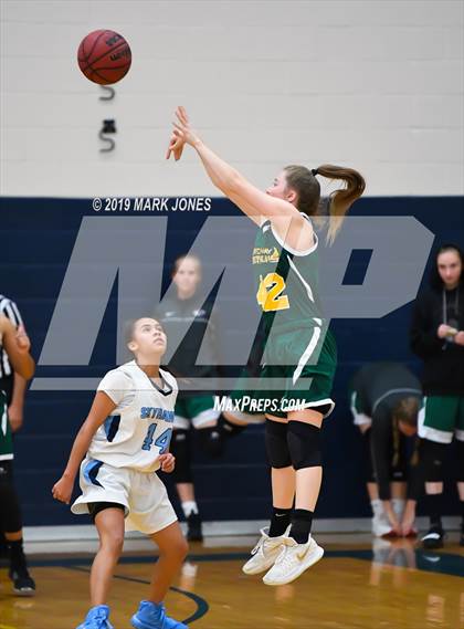 Thumbnail 2 in Greenway vs. Deer Valley (Skyhawks' Thanksgiving Tournament) photogallery.