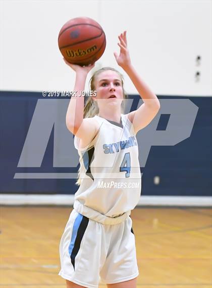 Thumbnail 3 in Greenway vs. Deer Valley (Skyhawks' Thanksgiving Tournament) photogallery.