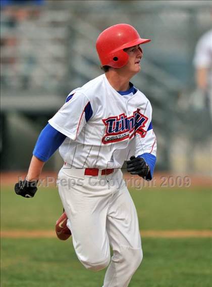 Thumbnail 2 in Denton vs Trinity Christian (Carrollton Diamond Classic) photogallery.