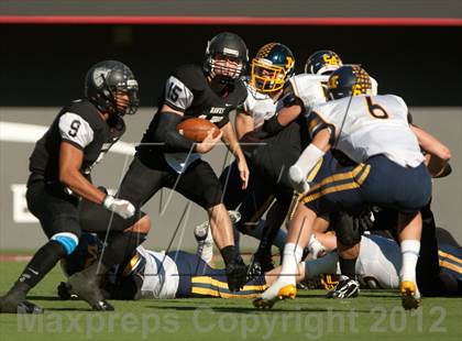 Thumbnail 1 in Archbishop Moeller vs Lakota East (OHSAA Playoffs) photogallery.