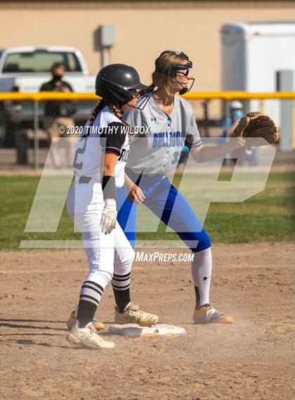 Thumbnail 3 in North Platte vs Lincoln Northeast (NSAA A4 District Playoff) photogallery.