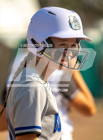 Thumbnail 3 in North Platte vs Lincoln Northeast (NSAA A4 District Playoff) photogallery.