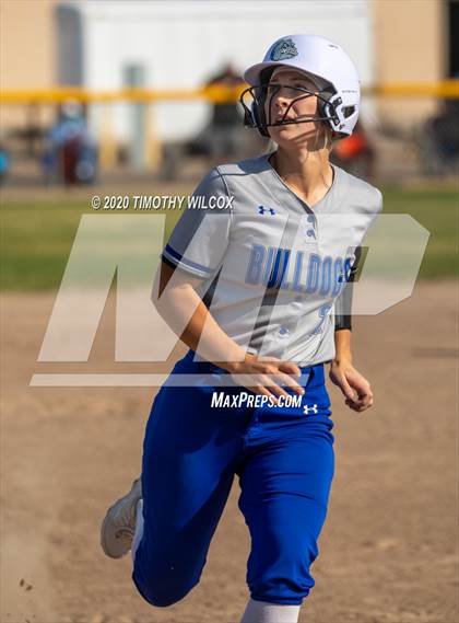 Thumbnail 2 in North Platte vs Lincoln Northeast (NSAA A4 District Playoff) photogallery.