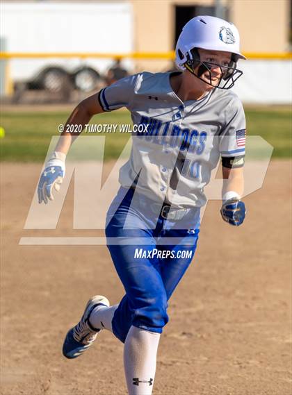 Thumbnail 3 in North Platte vs Lincoln Northeast (NSAA A4 District Playoff) photogallery.