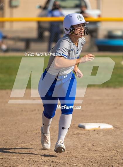 Thumbnail 2 in North Platte vs Lincoln Northeast (NSAA A4 District Playoff) photogallery.