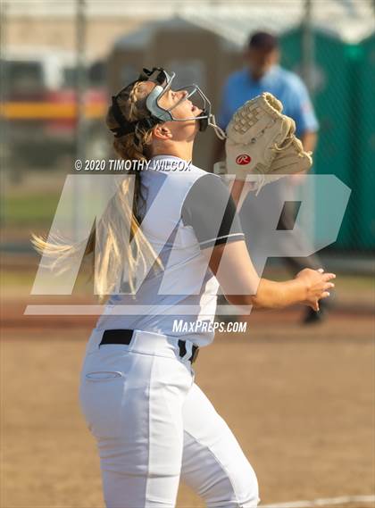 Thumbnail 1 in North Platte vs Lincoln Northeast (NSAA A4 District Playoff) photogallery.