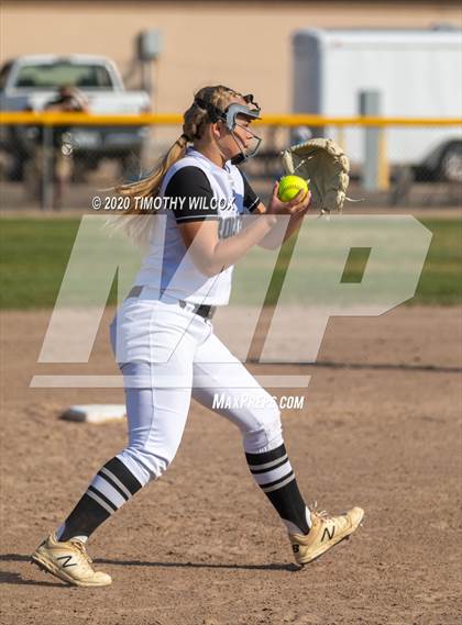 Thumbnail 1 in North Platte vs Lincoln Northeast (NSAA A4 District Playoff) photogallery.