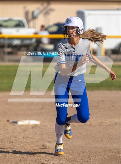 Thumbnail 2 in North Platte vs Lincoln Northeast (NSAA A4 District Playoff) photogallery.