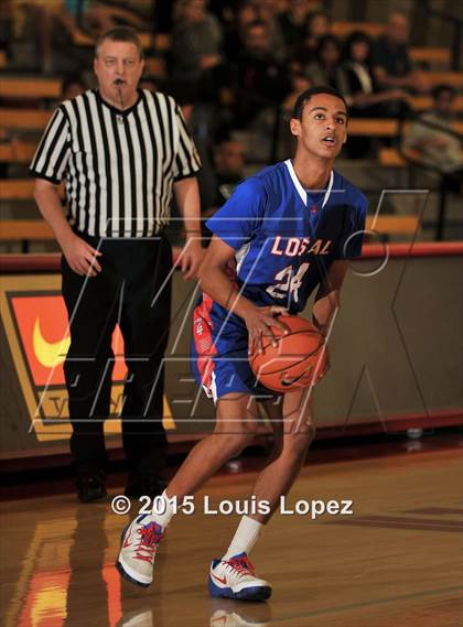 Thumbnail 2 in Los Alamitos vs. Villa Park (Nike Extravaganza) photogallery.