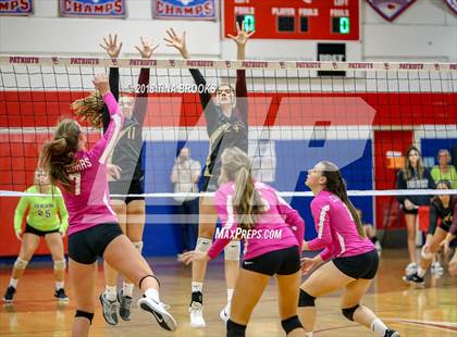 Thumbnail 2 in Croatan vs. Dixon photogallery.