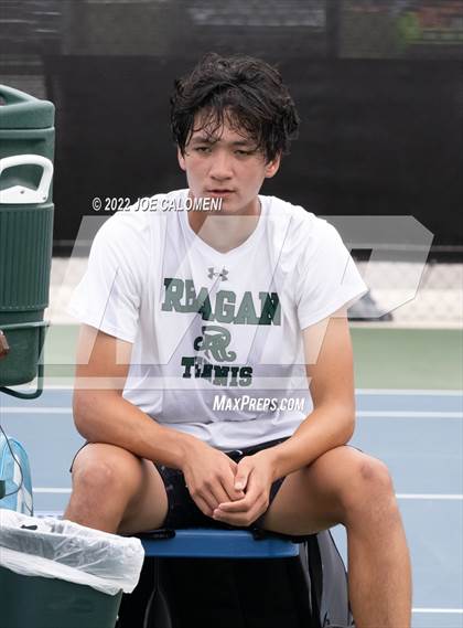 Thumbnail 1 in Reagan [Ronald] vs West Brook (UIL 6A Boys Singles State Quarterfinal) photogallery.