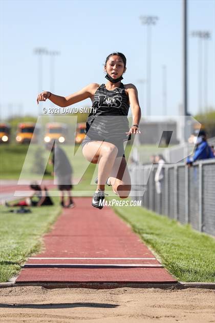Thumbnail 3 in KC Suburban Red Conf. Champ. - Girls Field photogallery.