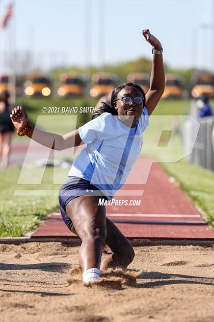 Thumbnail 2 in KC Suburban Red Conf. Champ. - Girls Field photogallery.