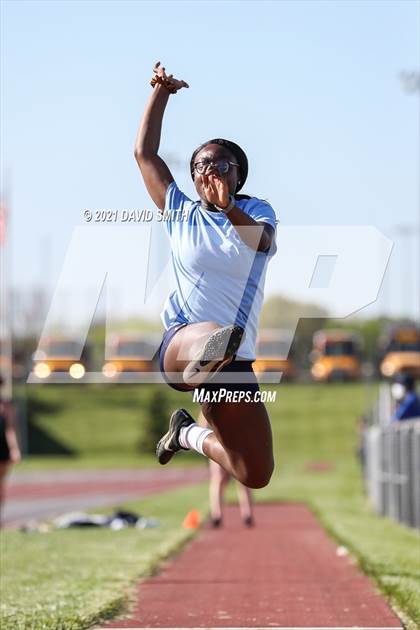 Thumbnail 2 in KC Suburban Red Conf. Champ. - Girls Field photogallery.