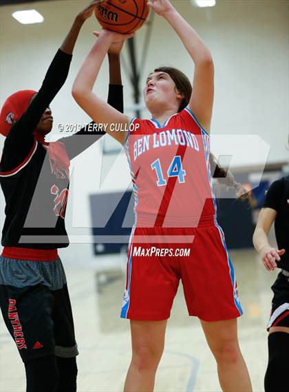 Thumbnail 2 in West vs. Ben Lomond (South Mountain Holiday Classic) photogallery.