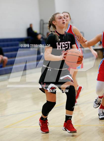 Thumbnail 1 in West vs. Ben Lomond (South Mountain Holiday Classic) photogallery.