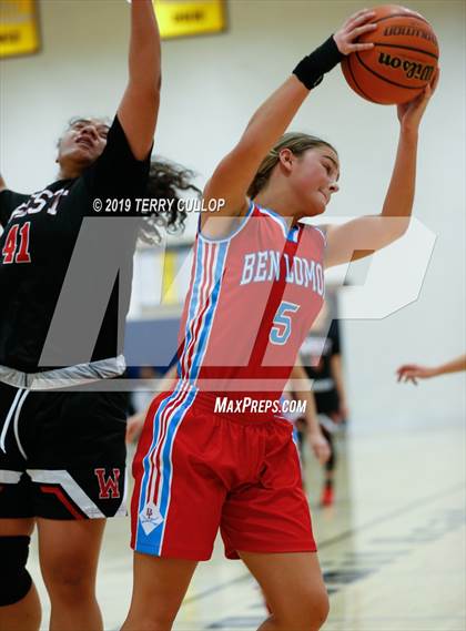 Thumbnail 3 in West vs. Ben Lomond (South Mountain Holiday Classic) photogallery.
