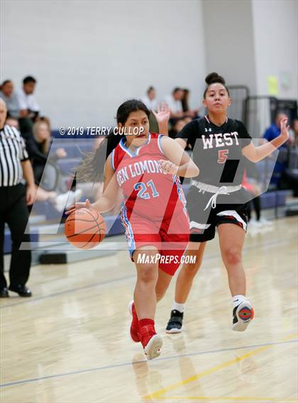 Thumbnail 3 in West vs. Ben Lomond (South Mountain Holiday Classic) photogallery.