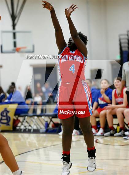 Thumbnail 3 in West vs. Ben Lomond (South Mountain Holiday Classic) photogallery.