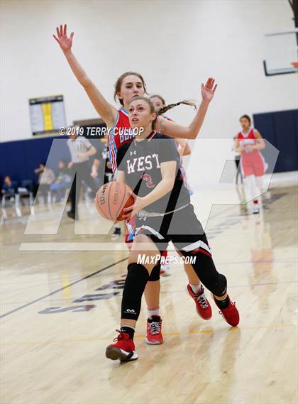 Thumbnail 1 in West vs. Ben Lomond (South Mountain Holiday Classic) photogallery.