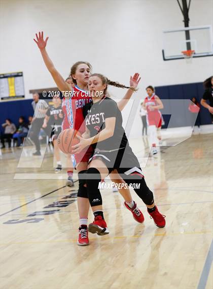 Thumbnail 3 in West vs. Ben Lomond (South Mountain Holiday Classic) photogallery.