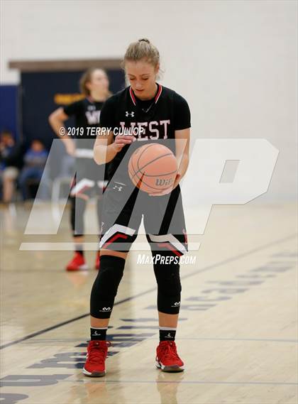 Thumbnail 2 in West vs. Ben Lomond (South Mountain Holiday Classic) photogallery.