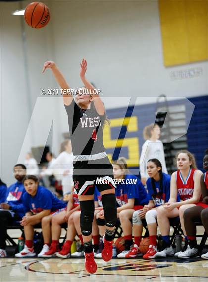 Thumbnail 2 in West vs. Ben Lomond (South Mountain Holiday Classic) photogallery.