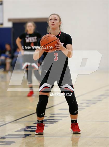 Thumbnail 3 in West vs. Ben Lomond (South Mountain Holiday Classic) photogallery.