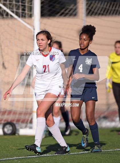 Thumbnail 3 in St. Ignatius vs. Carlmont (CIF CCS D1 Playoff) photogallery.