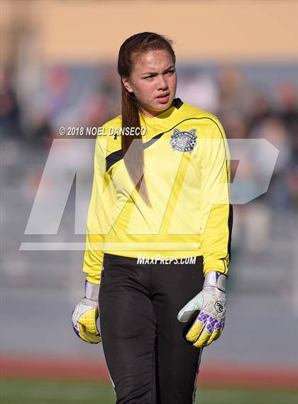 Thumbnail 3 in St. Ignatius vs. Carlmont (CIF CCS D1 Playoff) photogallery.