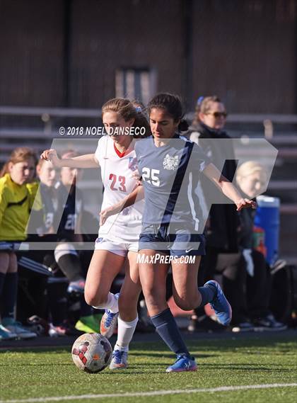 Thumbnail 3 in St. Ignatius vs. Carlmont (CIF CCS D1 Playoff) photogallery.